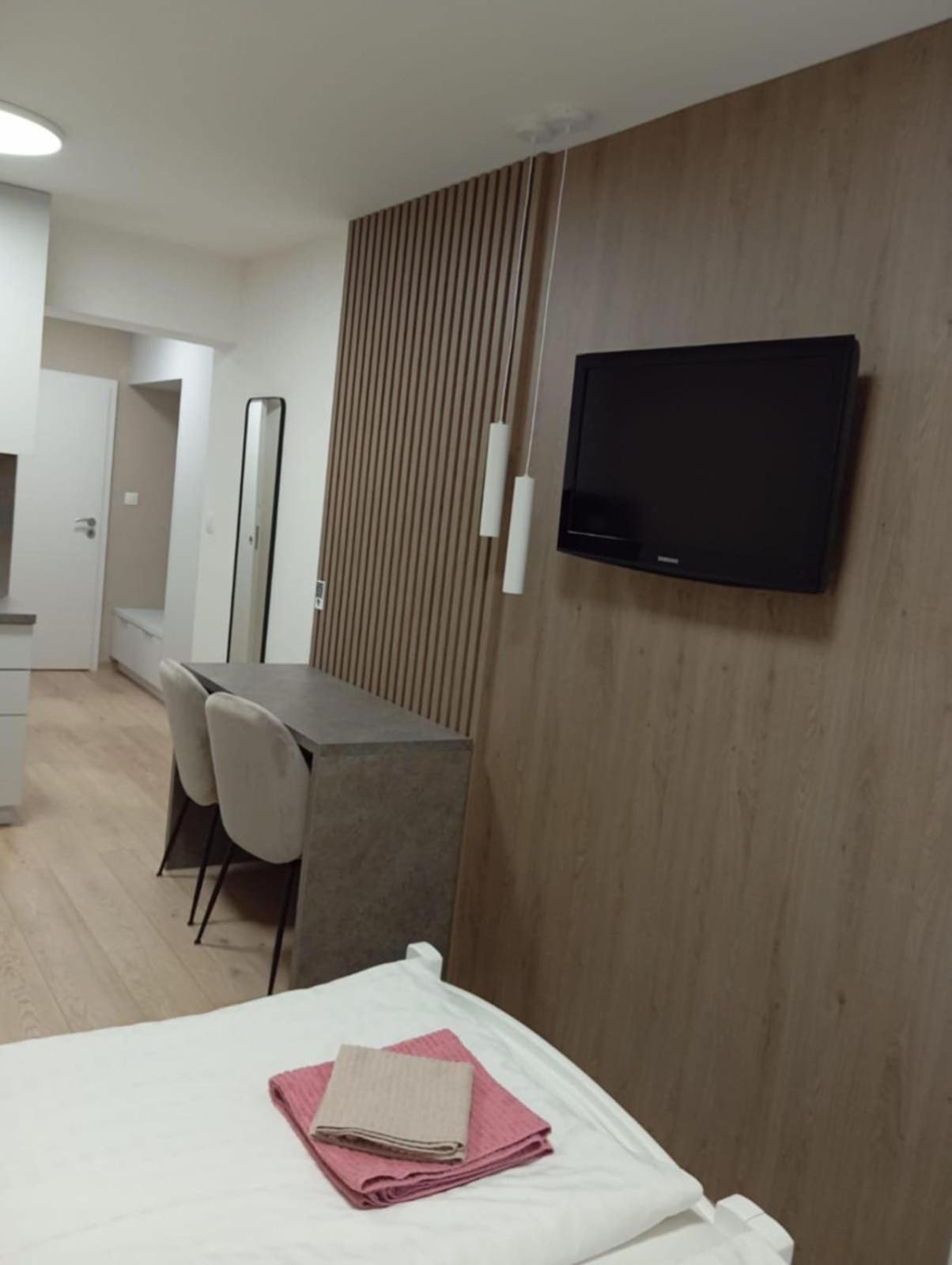 Hotel Privat Julia à Vrbov Extérieur photo