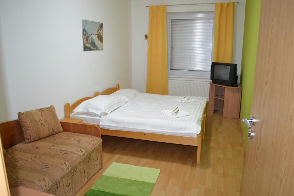 Hotel Privat Julia à Vrbov Extérieur photo