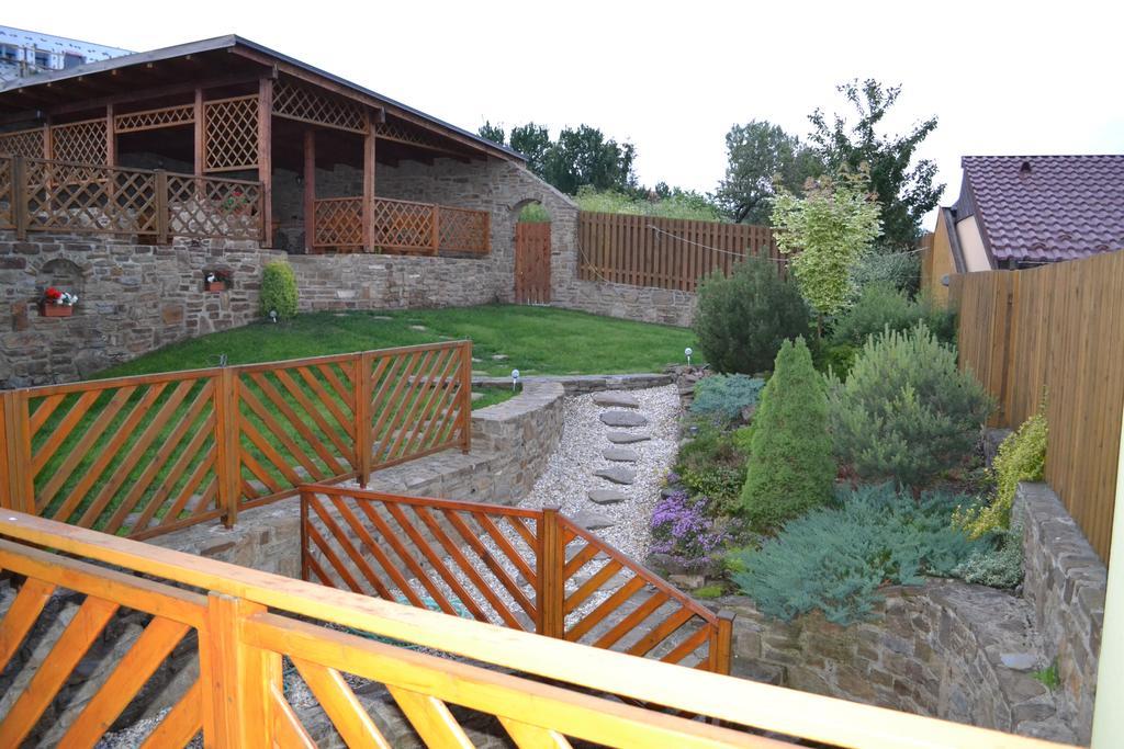 Hotel Privat Julia à Vrbov Extérieur photo