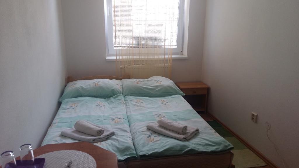Hotel Privat Julia à Vrbov Extérieur photo